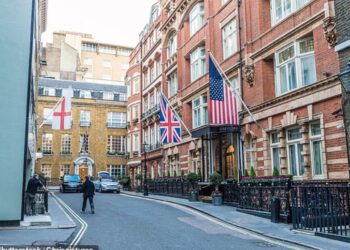 Brenda hotelit në Londër me një tunel sekret që të çon deri në pallatin e Princeshës Anne