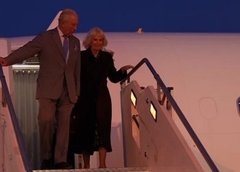 Mbreti zbret në Romë për një vizitë historike për t’u takuar me Papën