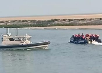 Franca tërhiqet nga premtimi për të ndaluar anijet me emigrantë, thonë burimet për BBC-në