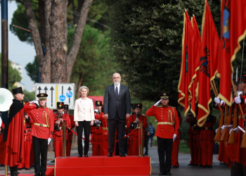 Forumi i Investimeve “BE-Ballkani Perëndimor”, presidentja e KE-së mbërrin në Tiranë, takime me presidentin Begaj dhe kryeministrin Rama