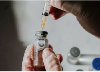 Britania miraton vaksinën për mbrojtjen nga HIV