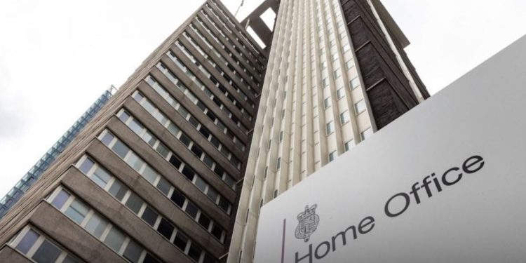 Angli/ Shqiptari 26 vite betejë ligjore, mashtroi në marrjen e pasaportës britanike. Zbulohet vendimi i gjykatës