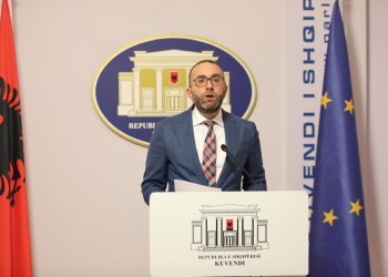 “Dy raste të rënda të shkeljes së Kushtetutës”, Bardhi: Kërkojmë shkarkimin e presidentit