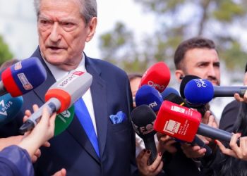 Berisha: Dënoj me forcë ndërhyrjen brutale të Edi Ramës te prokurori që ka dosjen e Lubi Ballukut! Rama i ka bërë telefonatë kërcënuese