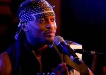 Vdes këngëtari i njohur në moshën 51-vjeçare