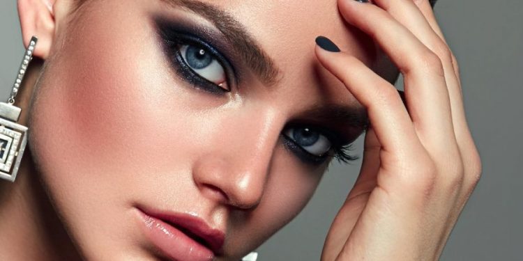 A ndikon ngjyra e syve tek depresioni? Ja çfarë zbulon studimi i fundit