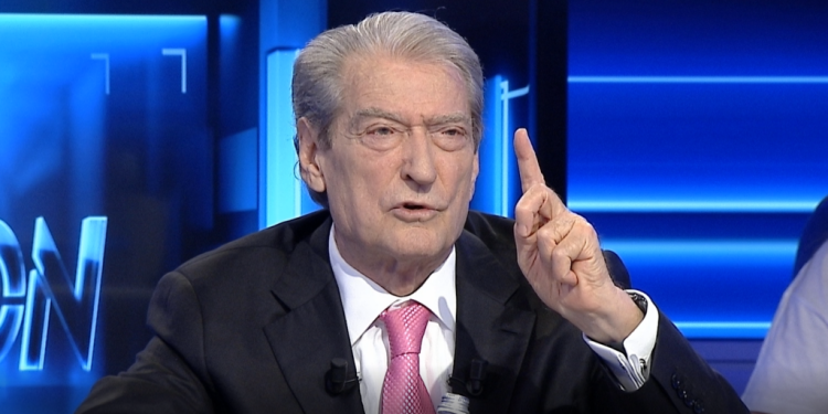 Zyrtari i PD: Berisha mund të shkojë kur të dojë në SHBA, non grata e tij ka rënë!