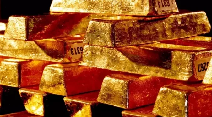 “Armëpushimi” tregtar SHBA-Kinë jep rezultatet e para, çmimi i arit bien nën 4 mijë dollarë