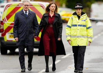 Një nga viktimat e vrarë u qëllua nga të shtënat e policisë ndërsa ata qëllonin sulmuesin – shefi i policisë