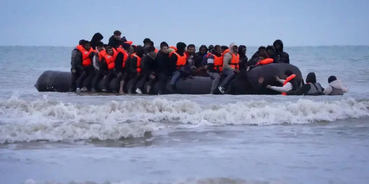 Dy vende ushtarake të caktuara si akomodim për azilkërkuesit