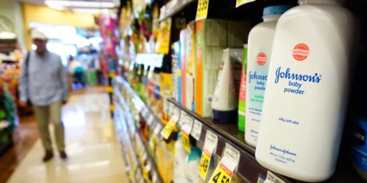Vdiq nga kanceri i shkaktuar nga pluhuri i talkut, kompania Johnson & Johnson detyrohet të paguajë 966 milionë dollarë dëmshpërblim