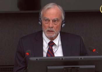 Covey vijon dëshminë në Hagë: Thaçi nuk ka lidhje me pretendimet e prokurorisë për krimet e supozuara të UÇK-së