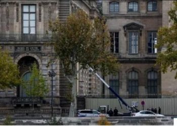 Analiza në La Repubblica: Grabitësit e Luvrit ishin super ekspertë, planifikonin të largoheshin në Mali ose Algjeri