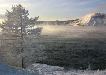 Liqeni Baikal, pasuria natyrore siberiane që ruan historinë e 30 milionë viteve