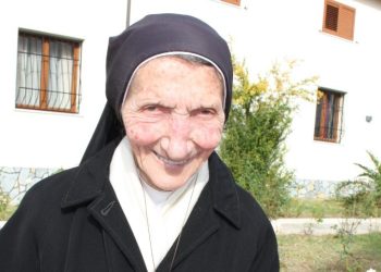 “Marija që përloti Papa Franceskun” – Libër i Fran Kullit për murgeshën që i mbijetoi diktaturës