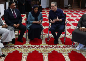 Starmer premton 10 milionë funte shtesë për mbrojtjen e myslimanëve në Britani