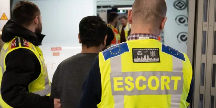 Debati për dëbimet nga Gjermania, Merz: Lufta në Siri ka mbaruar, nuk ka asnjë arsye për azil