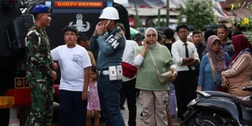 Pesëdhjetë e katër persona të plagosur në shpërthimin në xhami në shkollën e mesme të Xhakartës