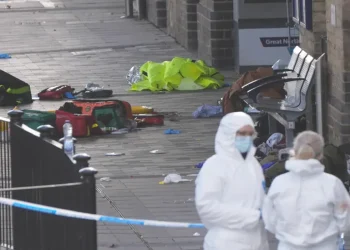 Çfarë dimë për sulmet me thikë në trenin Doncaster-Londër