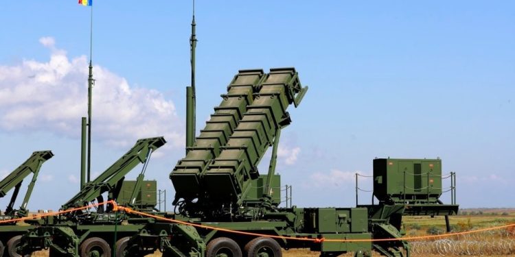 Rumania nënshkruan marrëveshje për blerjen e sistemeve franceze të mbrojtjes ajrore