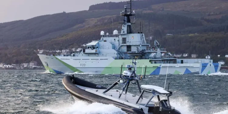 Anije dronësh të Marinës “Tufa e ujqërve” në provën e suksesshme të anijeve luftarake