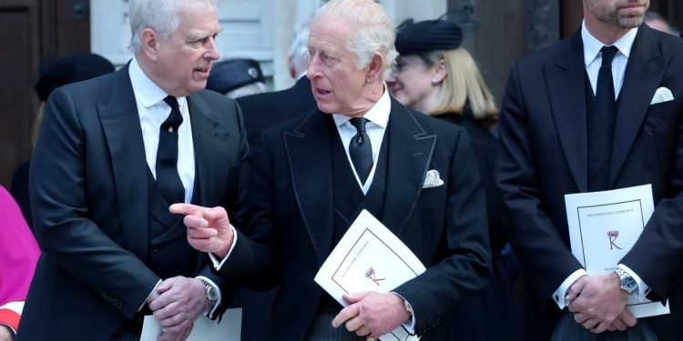 Princi Andrew pritet të “zhduket” nga jeta publike/ Do të shpërngulet në Abu Dhabi, jetë luksi…