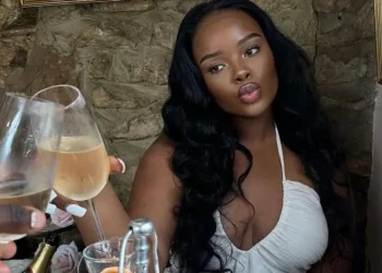 Gratë po i fshehin të dashurit e tyre në internet dhe ka më shumë se një arsye pse