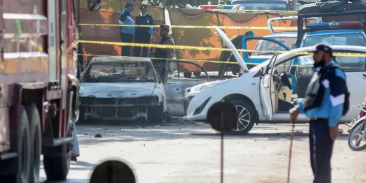 Pakistani ‘në gjendje lufte’, shpërthimi pranë gjykatës shkakton 12 viktima dhe 20 të plagosur