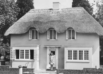 Çfarë ndodh tani me shtëpinë e teatrit të Queen-it pasi Andrew u dëbua nga Royal Lodge? (video)