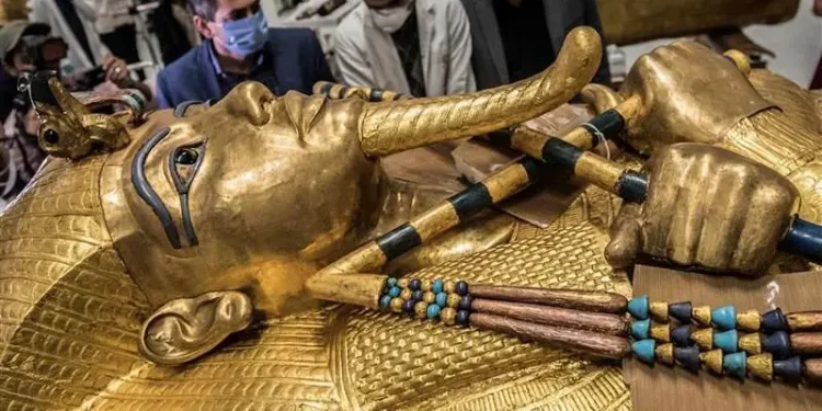 Hapet Muzeu i Madh i Egjiptit, duke shfaqur për herë të parë të plotë varrin e Tutankhamunit