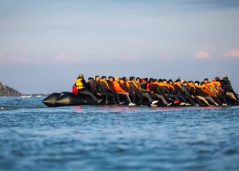 Mahmood pritet të miratojë rregullin ‘vetëm qëndrime të përkohshme’ për azilkërkuesit e suksesshëm