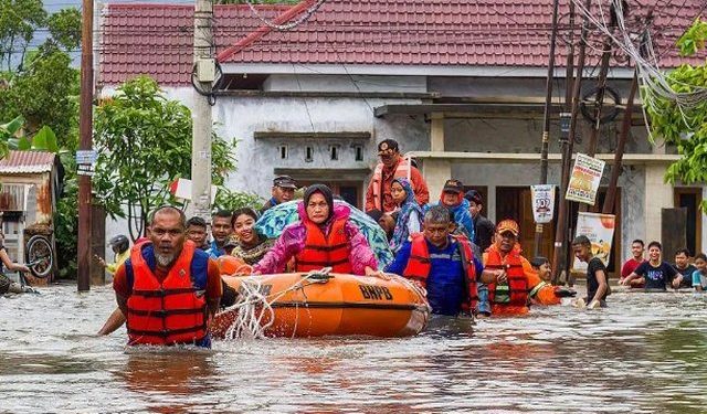 Përmbytjet shkaktojnë katastrofë në Azinë Jugore, rreth 600 viktima përgjatë javës së fundit
