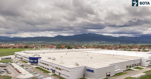 Gjithnjë e më shumë kompani të huaja po ua vënë drynin fabrikave në Serbi