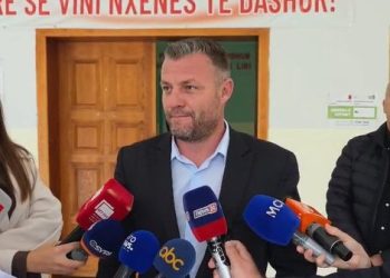 “Po intimidohen votuesit para qendrave të votimit”, denoncimi i kandidatit të Shqipëria Bëhet
