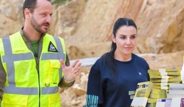 “Ja këndoj këngën dhe nuk ma ndjen për asnjë”, zbardhen bisedat e Ballukut me Ervis Berberin