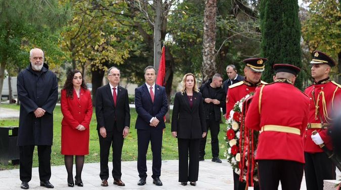 28 Nëntori, zhvillohet ceremonia shtetërore! Nderim për 113-vjetorin e Pavarësisë