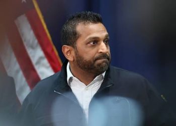 Diskutime për të ndaluar kontrabandën e fentanilit, Reuters: Drejtori i FBI-së kreu vizitë sekrete në Kinë