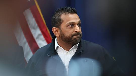 Diskutime për të ndaluar kontrabandën e fentanilit  Reuters  Drejtori i FBI së kreu vizitë sekrete në Kinë