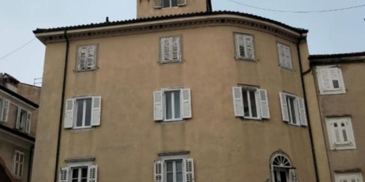 Horror në Itali/ Nëna vret djalin 9-vjeçar