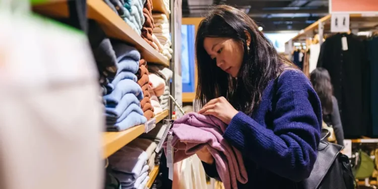 Inflacioni në Mbretërinë e Bashkuar arrin nivelin më të ulët në katër muaj