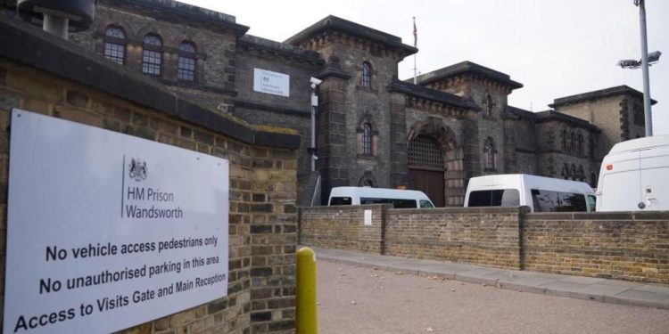 Policia kërkon ‘urgjentisht’ një algjerian të liruar gabimisht nga burgu javën e kaluar