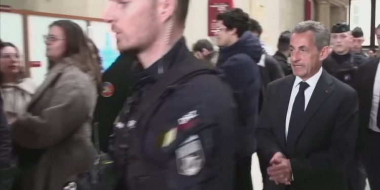 “Ditari i një të burgosuri”, Sarkozy rrëfen “tmerrin” e 20 ditëve prapa hekurave