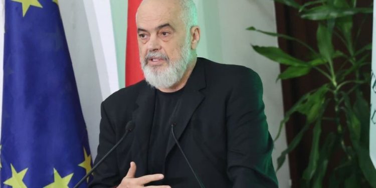 “700 familje shqiptare jetojnë me taksat tona”, Rama reagon pas deklaratës së Sekretares së Mahmood