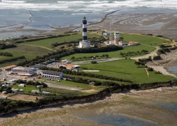 Përplasi njerëzit me makinë, arrestohet. Bërtiti “Allahu Akbar”, por ishte i dehur dhe i droguar