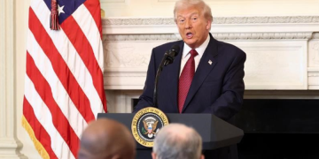 “Është e vetmja mënyrë”- Trump u kërkon republikanëve të ndërmarrin hapa radikalë për t’i dhënë fund mbylljes rekord të qeverisë amerikane