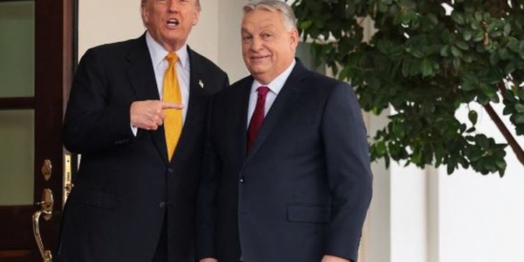 Kryeministri Orban mbërrin në Shtëpinë e Bardhë, takohet me Donald Trump