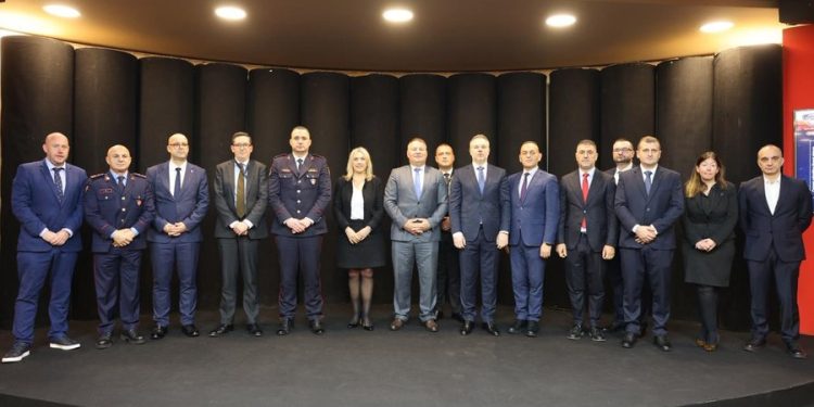 Task Forcë Rajonale kundër emigracionit të paligjshëm, bashkëpunimit Shqipëri-Britani i shtohen edhe Kosova, Mali i Zi dhe Maqedonia e Veriut