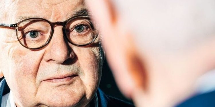 Joschka Fischer mbi ndërhyrjen e NATO-s në Kosovë: Duhet t’i përkrahësh ata që luftojnë për liri dhe pavarësi
