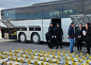 120 kg kanabis nga Shqipëria drejt Kosovës, arrestohet shoferi i autobusit pa pasagjerë