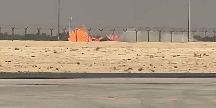 Rrëzohet avioni para qindra spektatorëve, humb jetën piloti